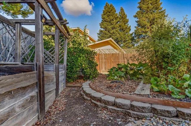 $999,999 | 2727 Lacy Lane, Sacramento, CA 95821