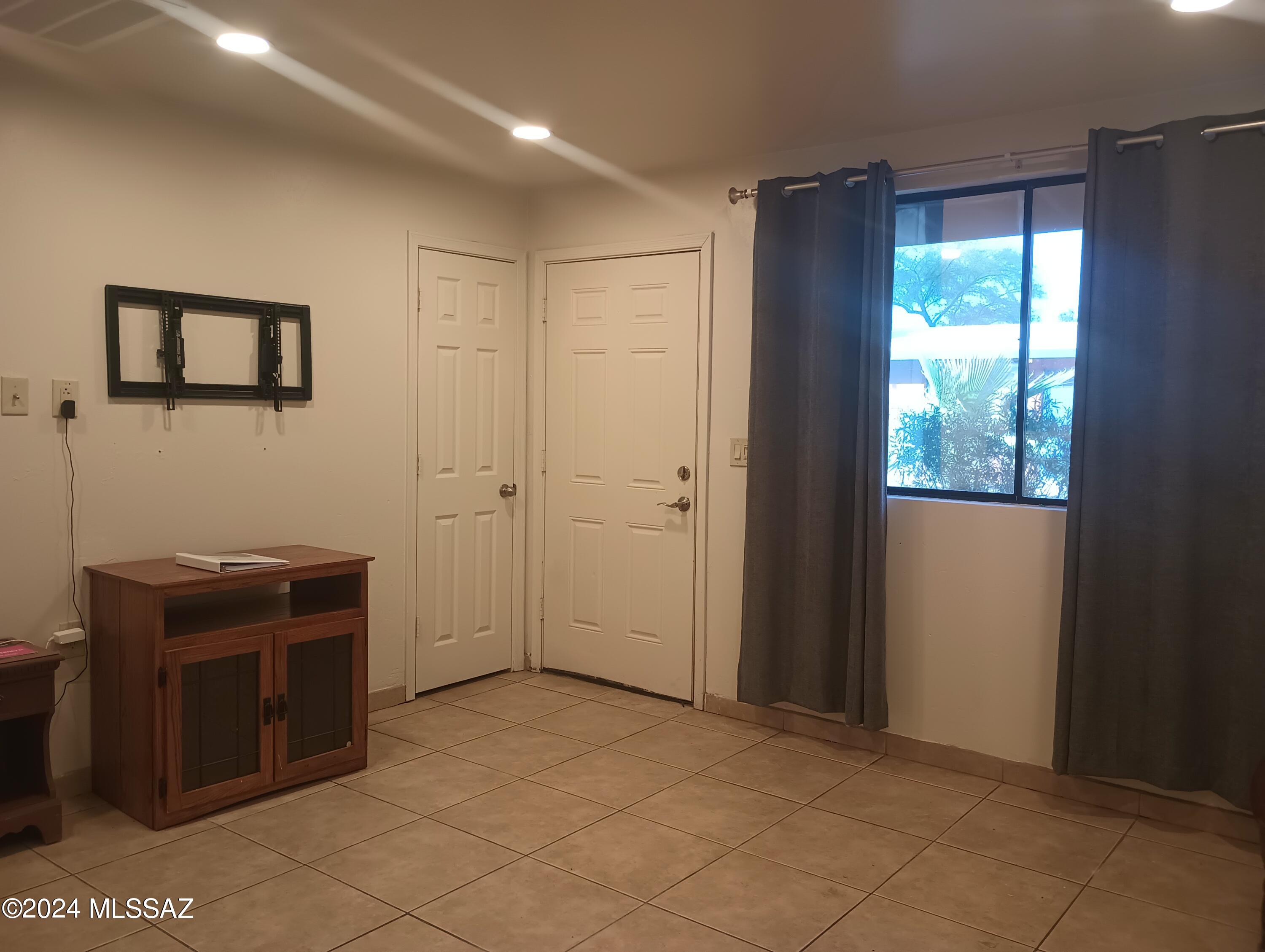 350 North Silverbell Road, Unit 83 Tucson, AZ 85745 - Photo 13 of 49 Gallery Image 13