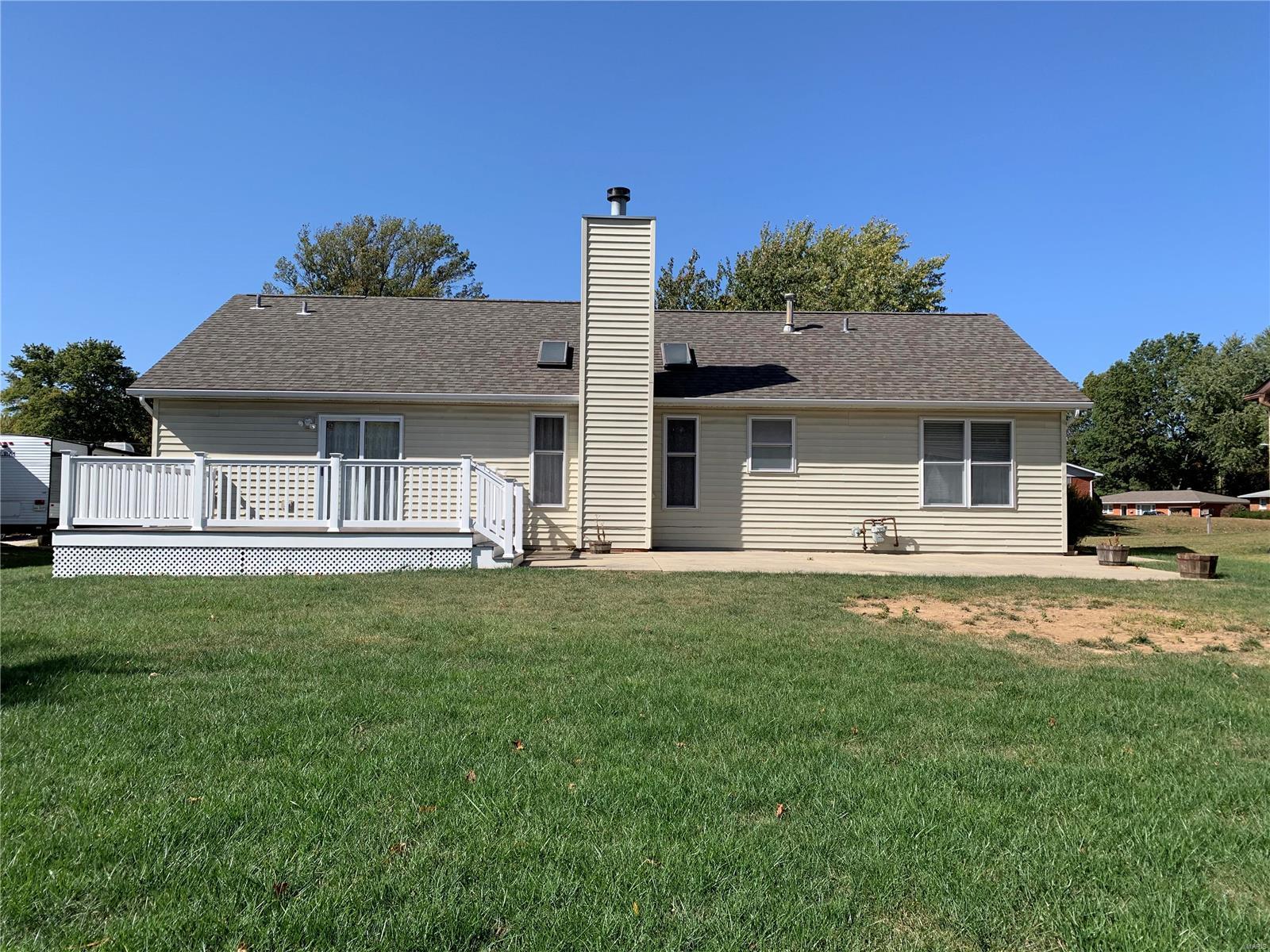 704 South Library Street Waterloo, IL 62298 - Photo 2 of 25