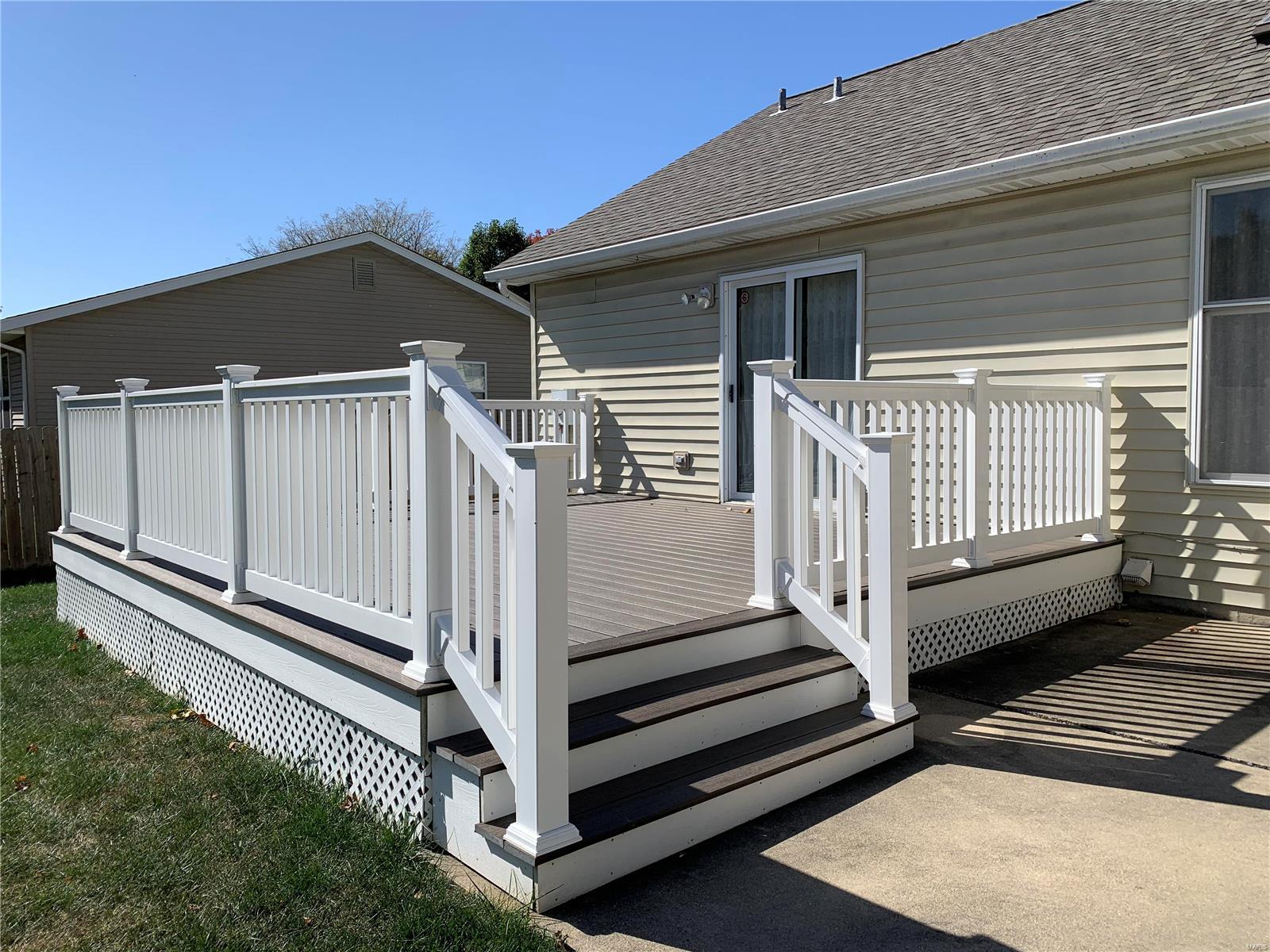 704 South Library Street Waterloo, IL 62298 - Photo 3 of 25
