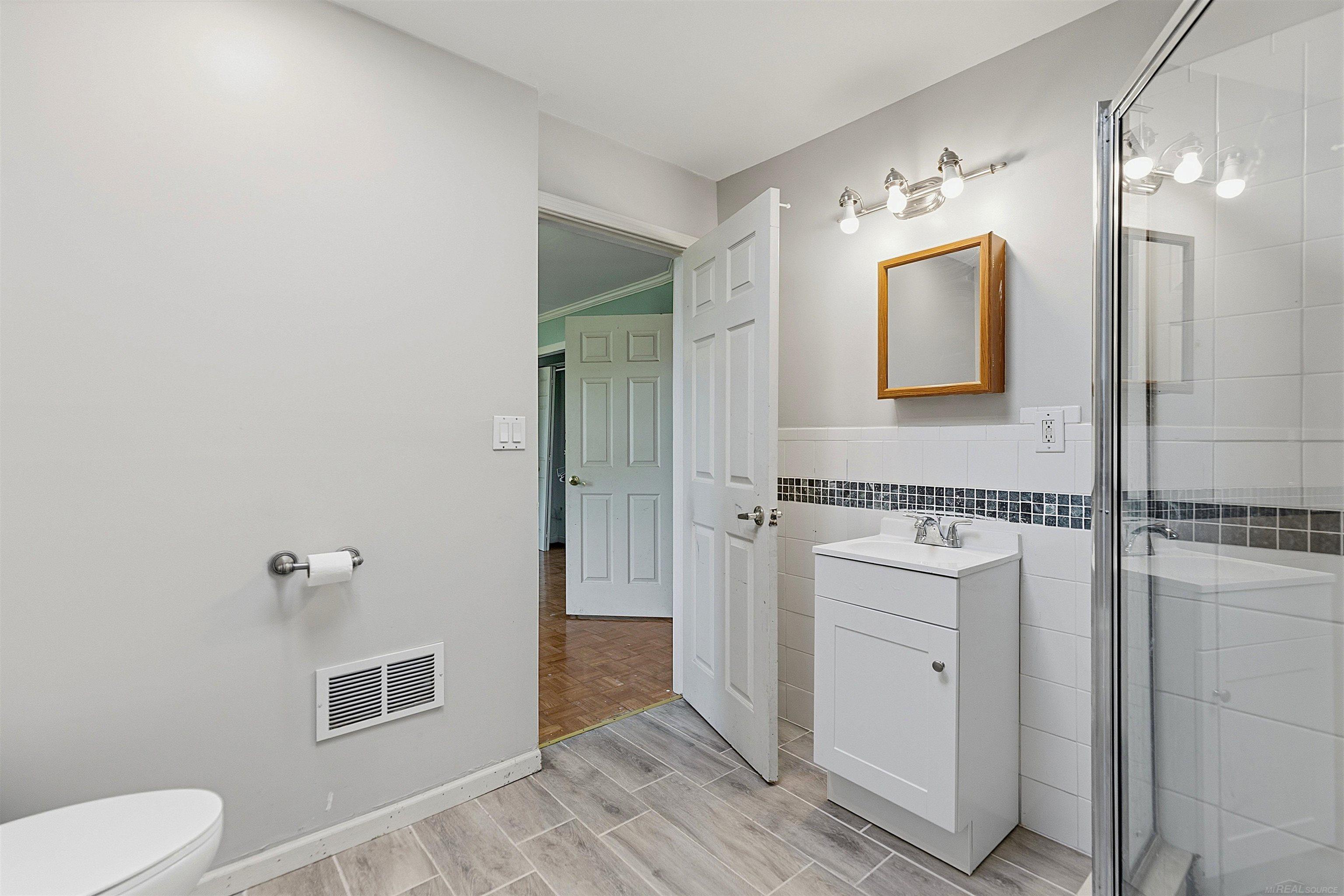 51613 Sass Road New Baltimore, MI 48047 - Photo 12 of 40
