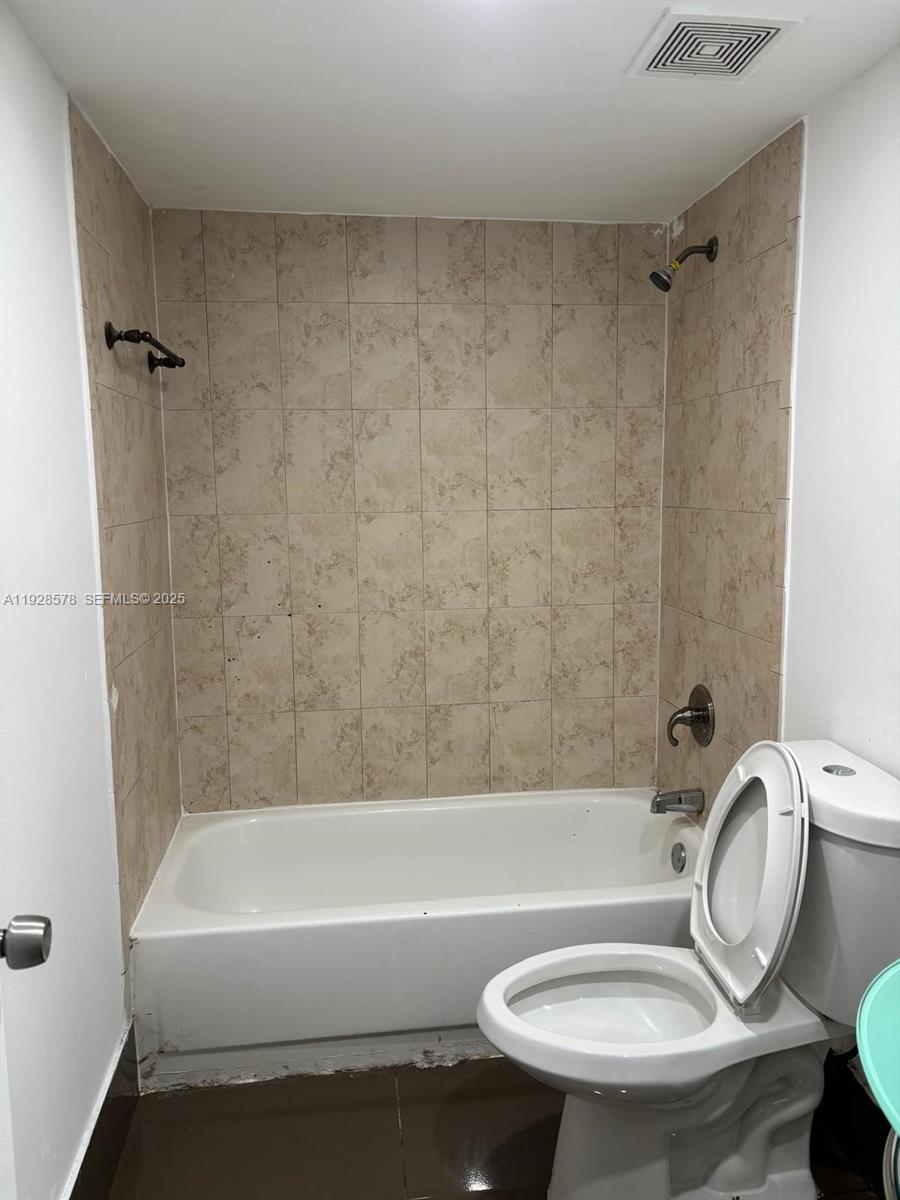 2000 Northwest 119th Street, Unit 904 Miami, FL 33167 - Photo 10 of 12