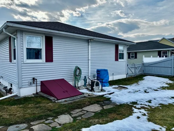 $320,000 | 30 Catherine Street, Chicopee, MA 01013