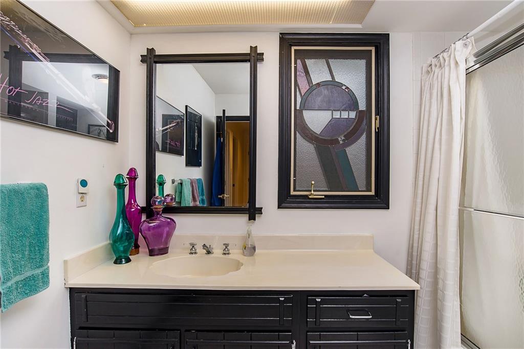 8950 Shagbark Road Indianapolis, IN 46260 - Photo 11 of 24 Gallery Image 11
