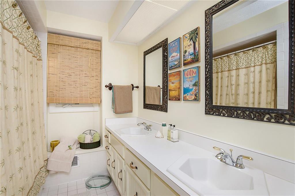 8950 Shagbark Road Indianapolis, IN 46260 - Photo 18 of 24 Gallery Image 18