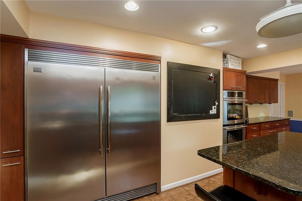 8950 Shagbark Road Indianapolis, IN 46260 - Photo 5 of 24 Gallery Image 5