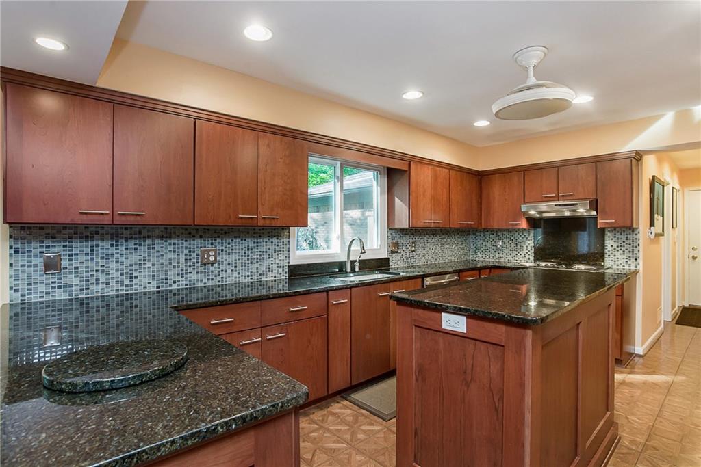 8950 Shagbark Road Indianapolis, IN 46260 - Photo 6 of 24 Gallery Image 6