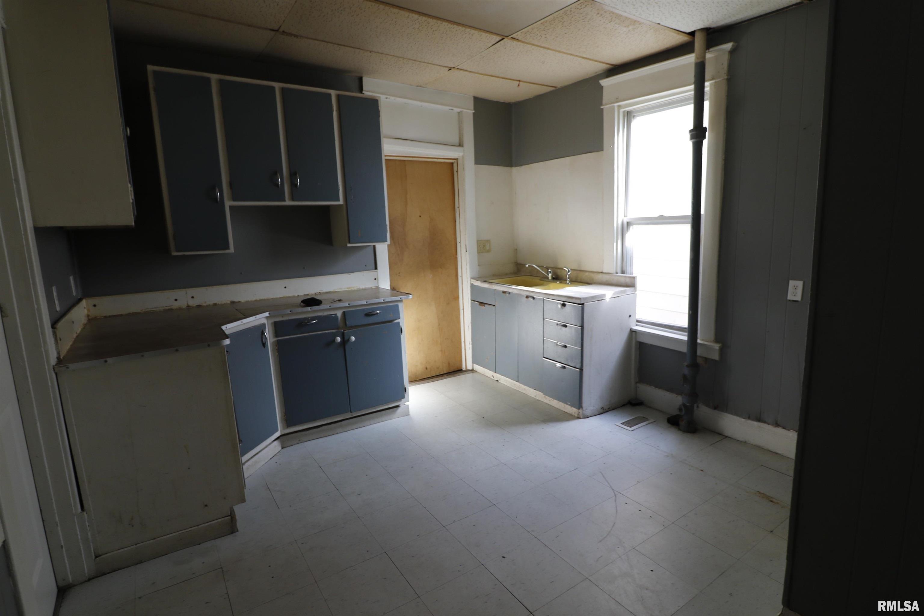 1710 North Machin Avenue Peoria, IL 61604 - Photo 5 of 17