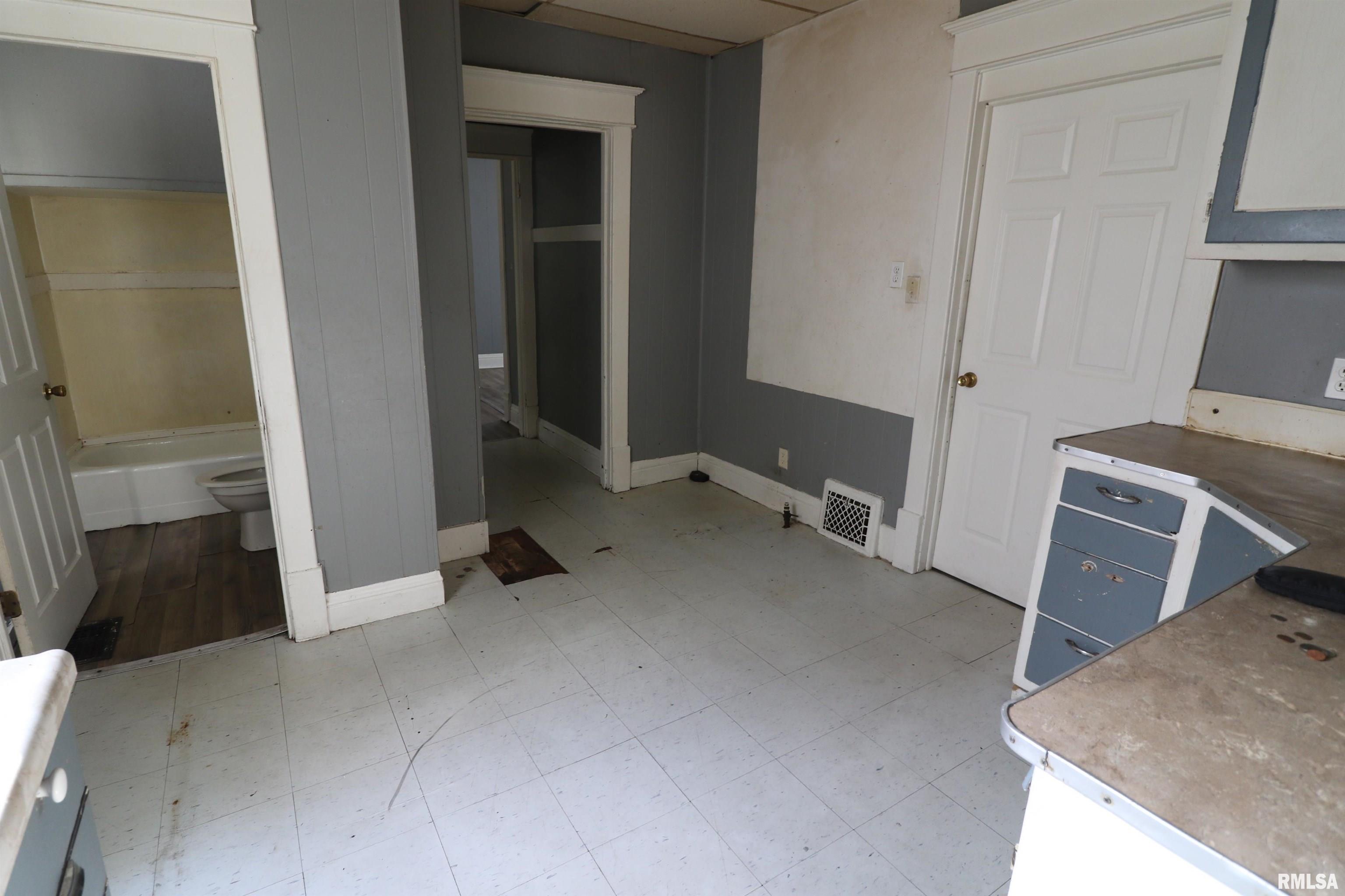 1710 North Machin Avenue Peoria, IL 61604 - Photo 6 of 17