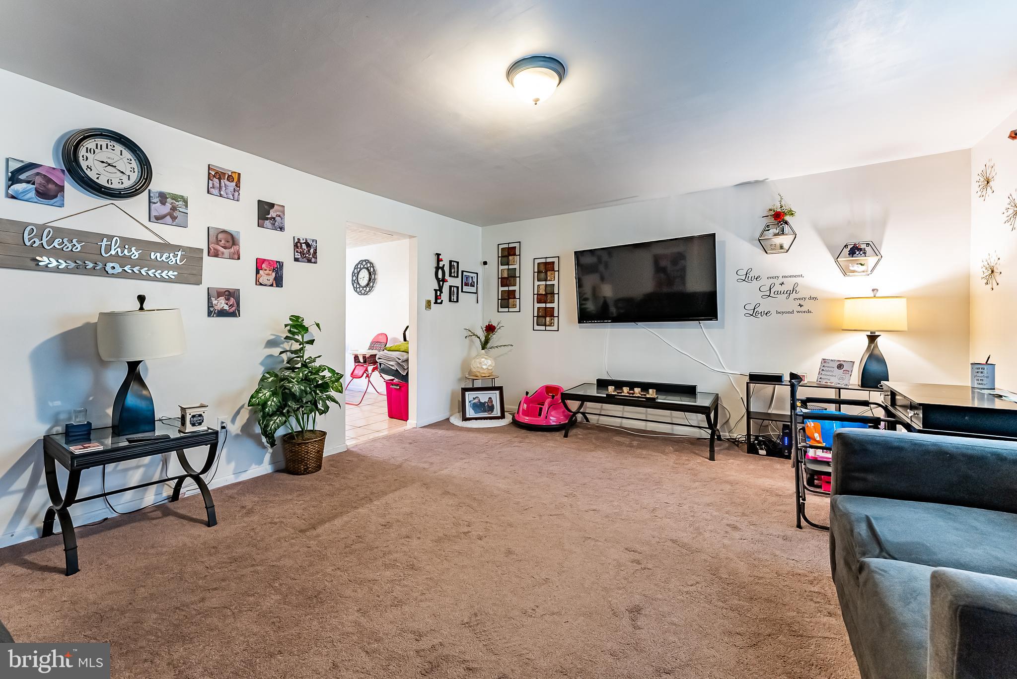 1393 North Valley Road Pottstown, PA 19464 - Photo 6 of 25 Enter into this upper level roomy living room!