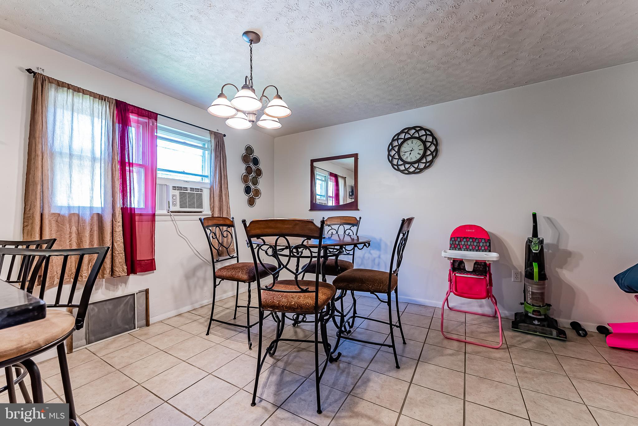 1393 North Valley Road Pottstown, PA 19464 - Photo 10 of 25 Plenty of room for a growing family to eat!