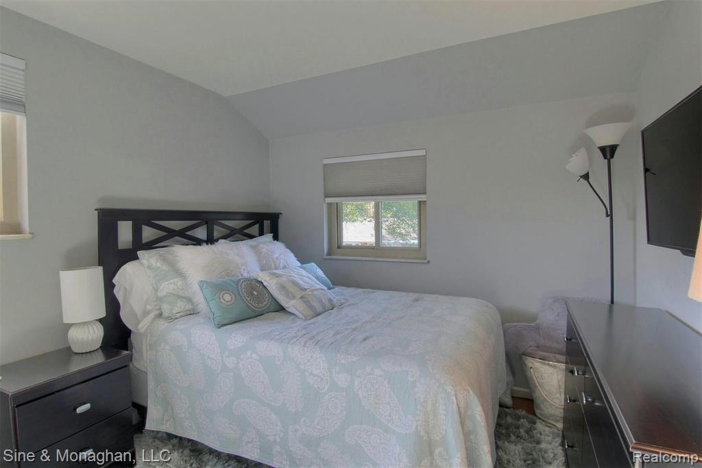 403 Barclay Road Grosse Pointe Farms, MI 48236 - Photo 17 of 29