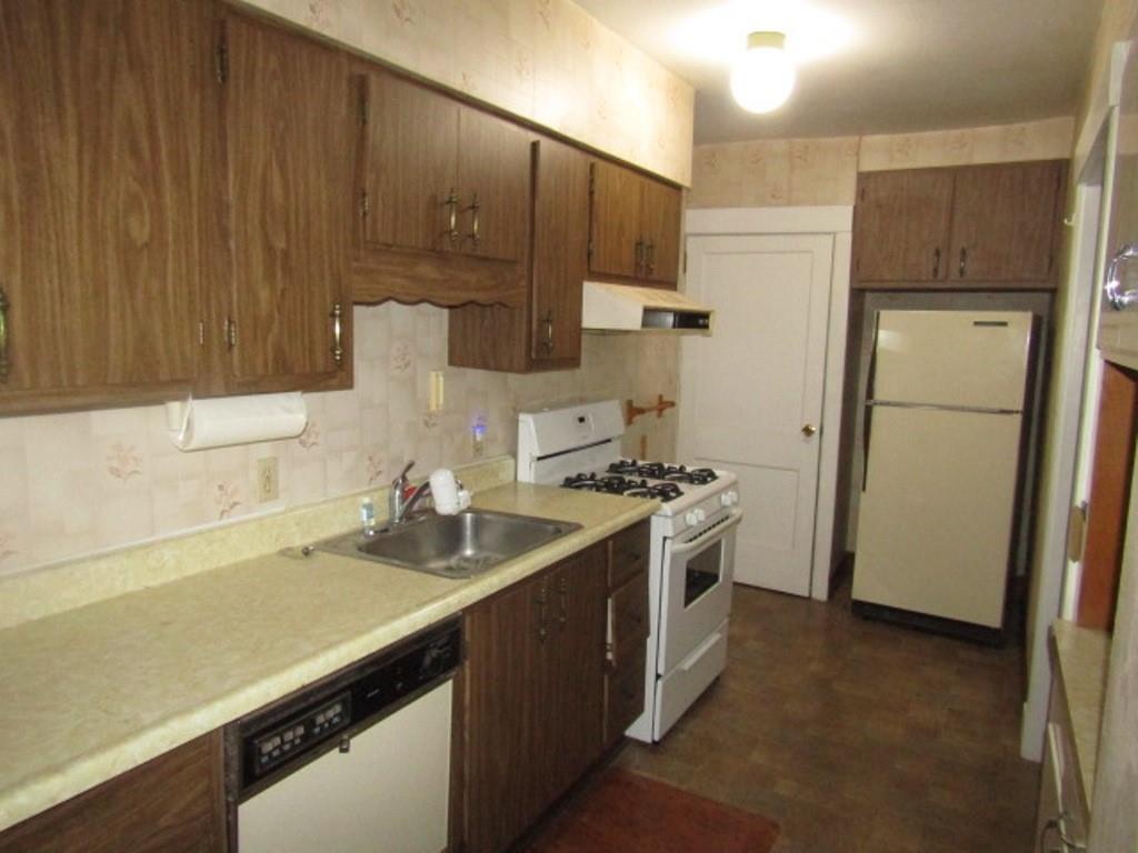 2869 Fernwald Road Pittsburgh, PA 15217 - Photo 9 of 23 Gallery Image 9