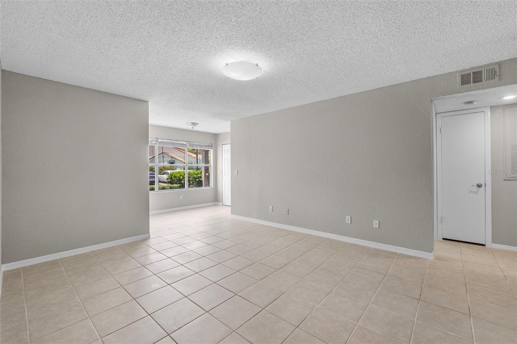 5116 Conroy Road, Unit 15 Orlando, FL 32811 - Photo 8 of 43 Gallery Image 8