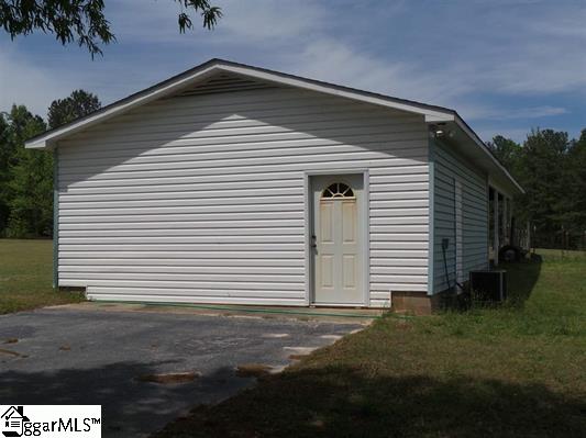 310 Fincher Road Pauline, SC 29374 - Photo 7 of 24