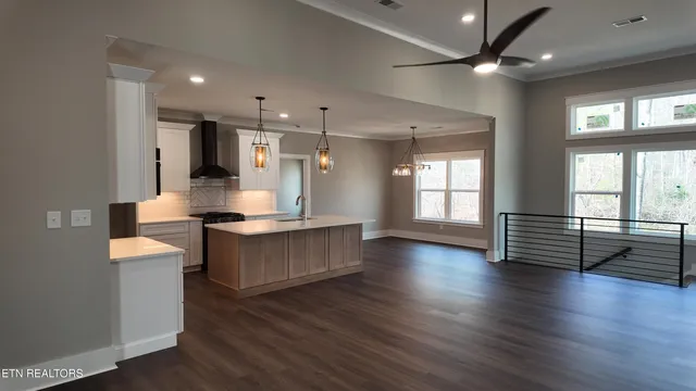 $749,900 | 301 Seminole Trace, Loudon, TN 37774