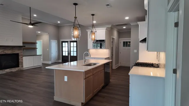 $749,900 | 301 Seminole Trace, Loudon, TN 37774