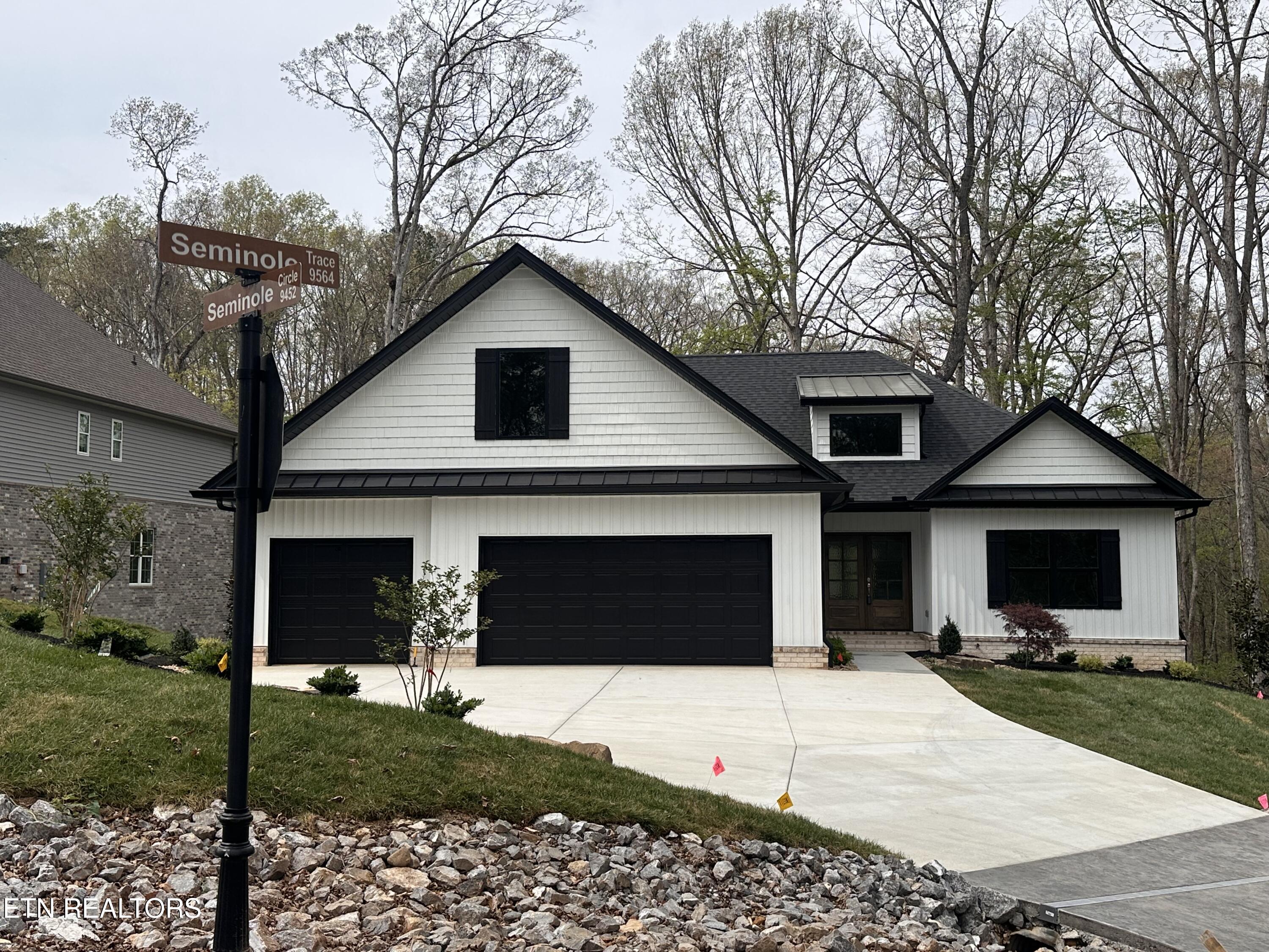 301 Seminole Trace Loudon, TN 37774 - Photo 2 of 48 IMG_5360