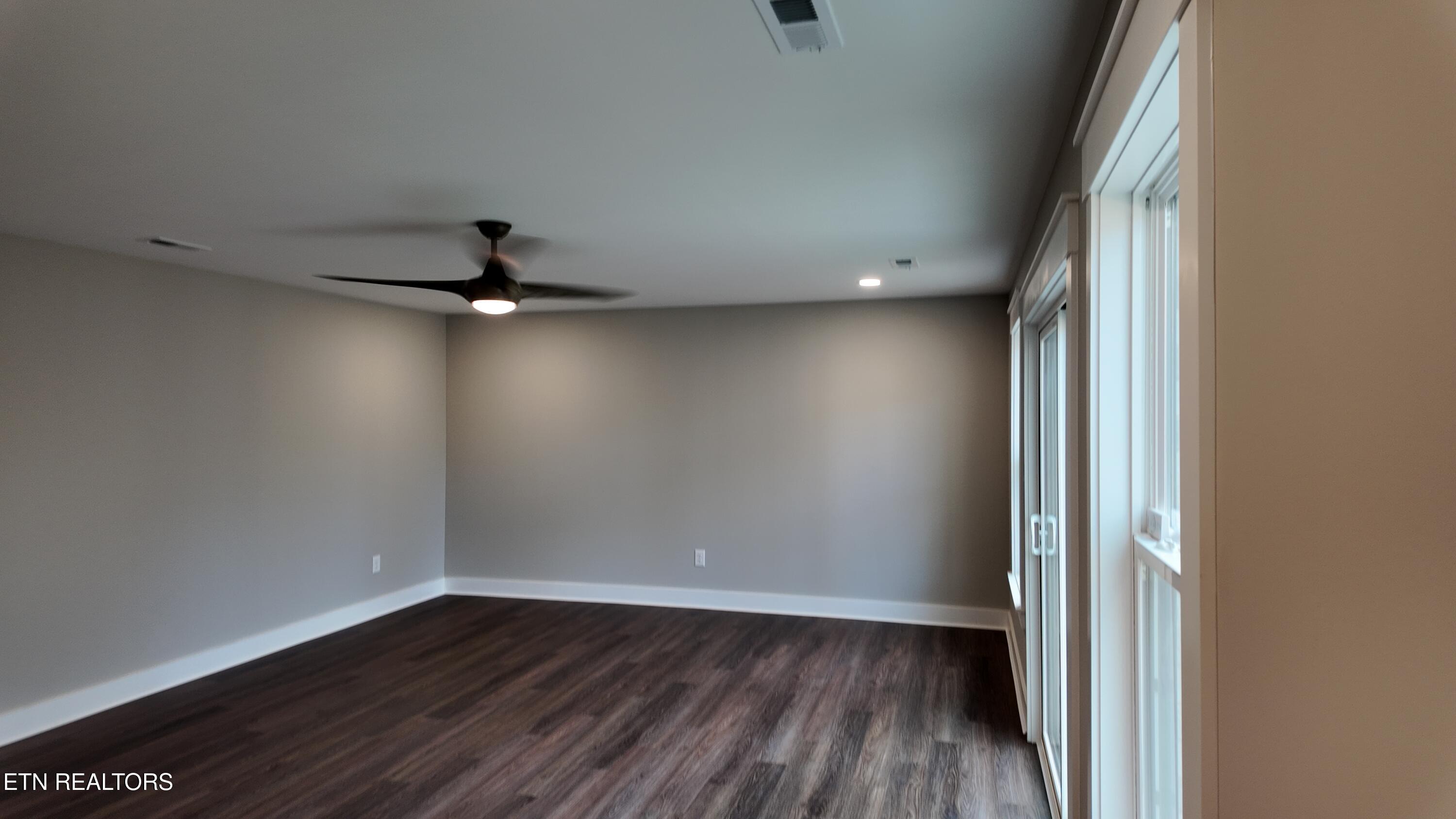 301 Seminole Trace Loudon, TN 37774 - Photo 35 of 42 DJI_20251206110337_0091_D