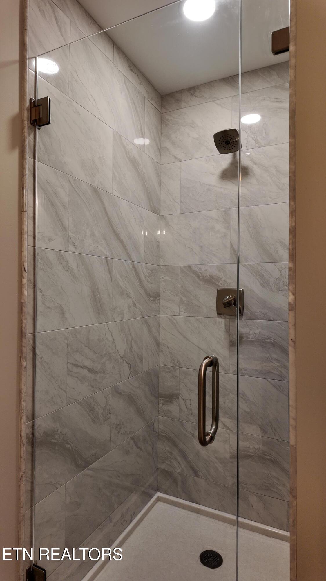 301 Seminole Trace Loudon, TN 37774 - Photo 39 of 42 DJI_20251206110451_0097_D