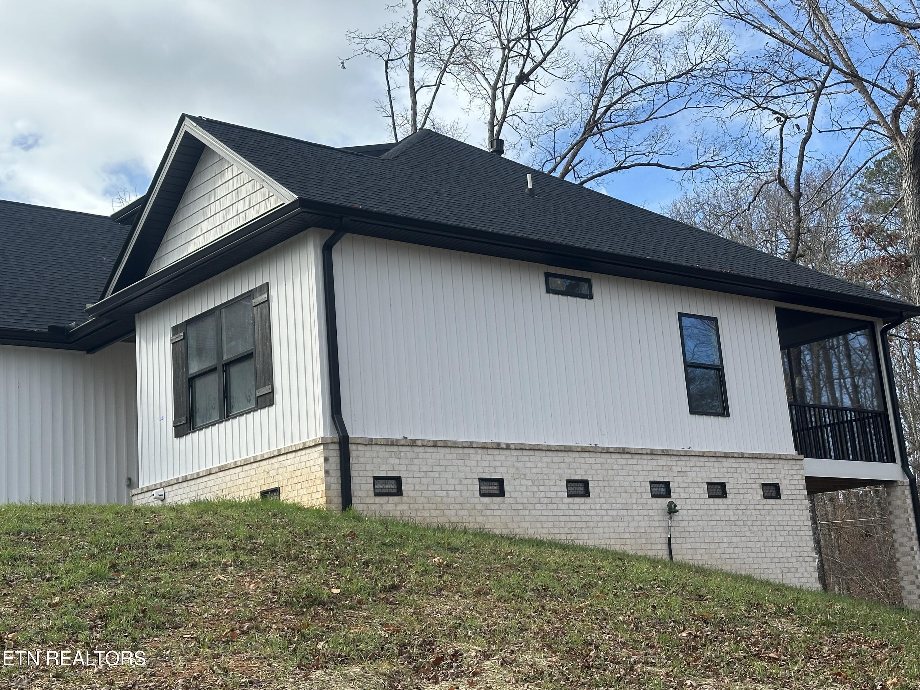 301 Seminole Trace Loudon, TN 37774 - Photo 4 of 42 IMG_3320