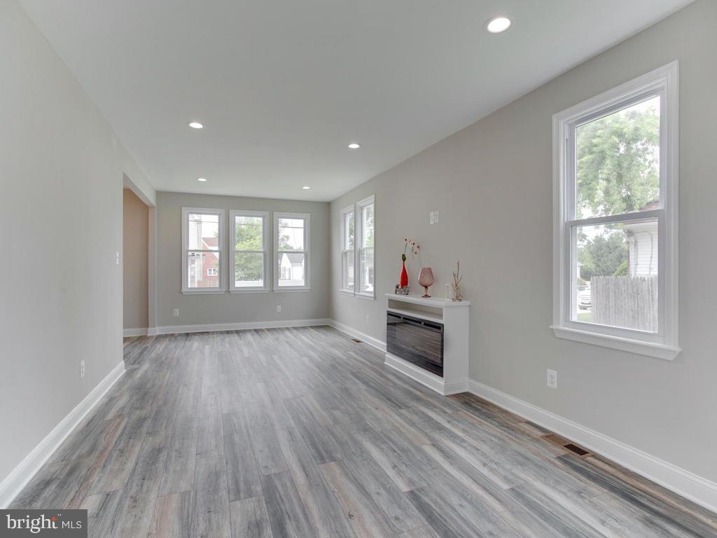 21 Homeland Road Pasadena, MD 21122 - Photo 15 of 41 Gallery Image 15