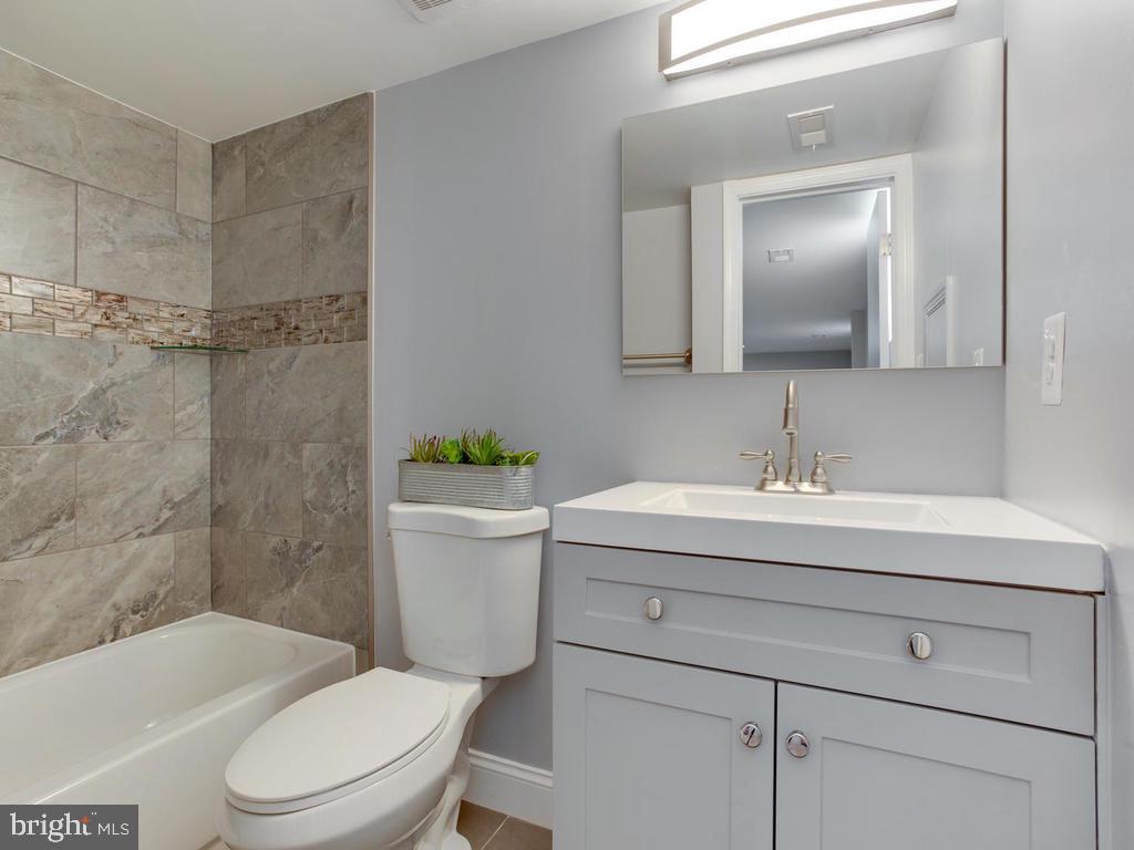 21 Homeland Road Pasadena, MD 21122 - Photo 23 of 41 Downstairs bathroom