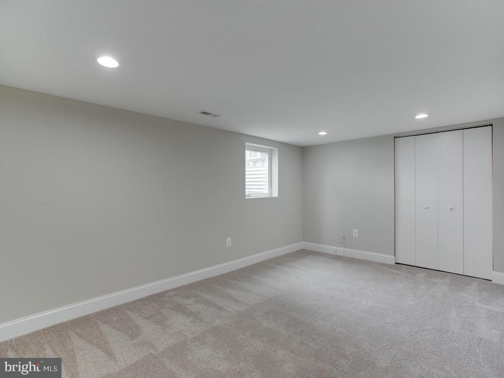 21 Homeland Road Pasadena, MD 21122 - Photo 28 of 41 Gallery Image 28
