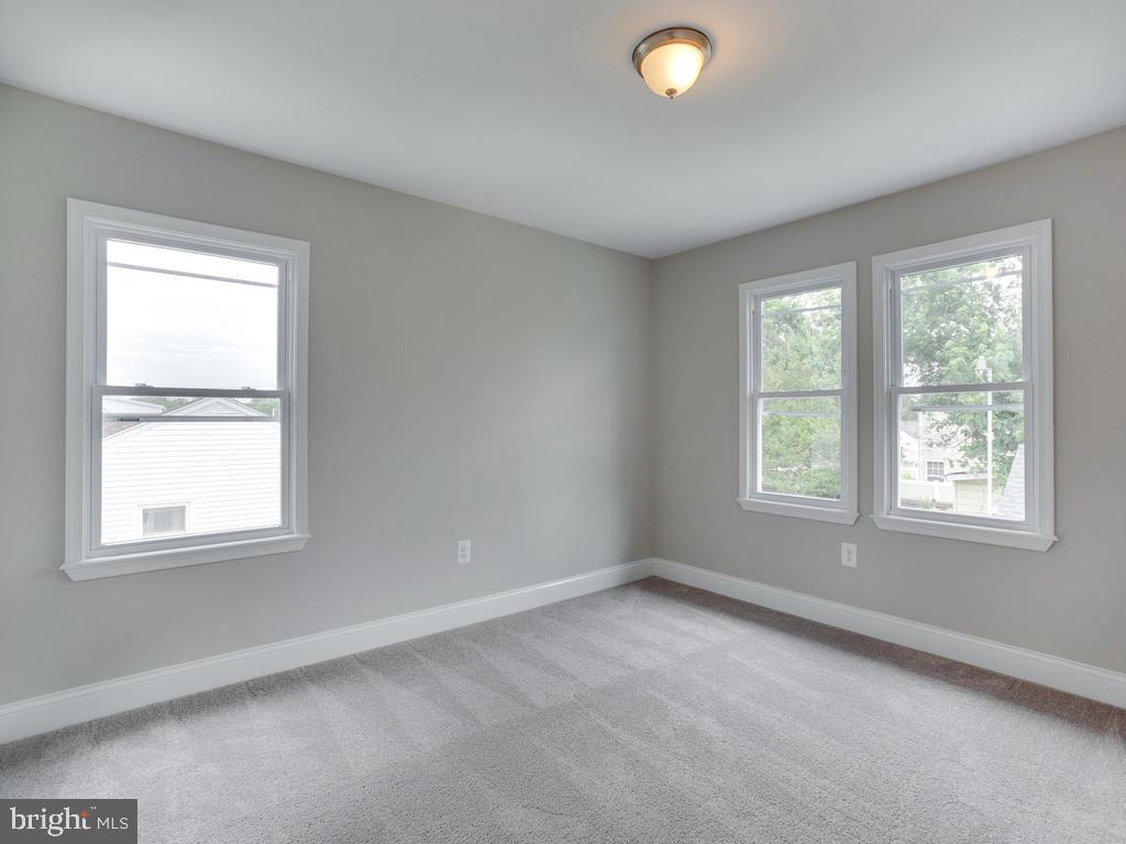 21 Homeland Road Pasadena, MD 21122 - Photo 35 of 41 Gallery Image 35
