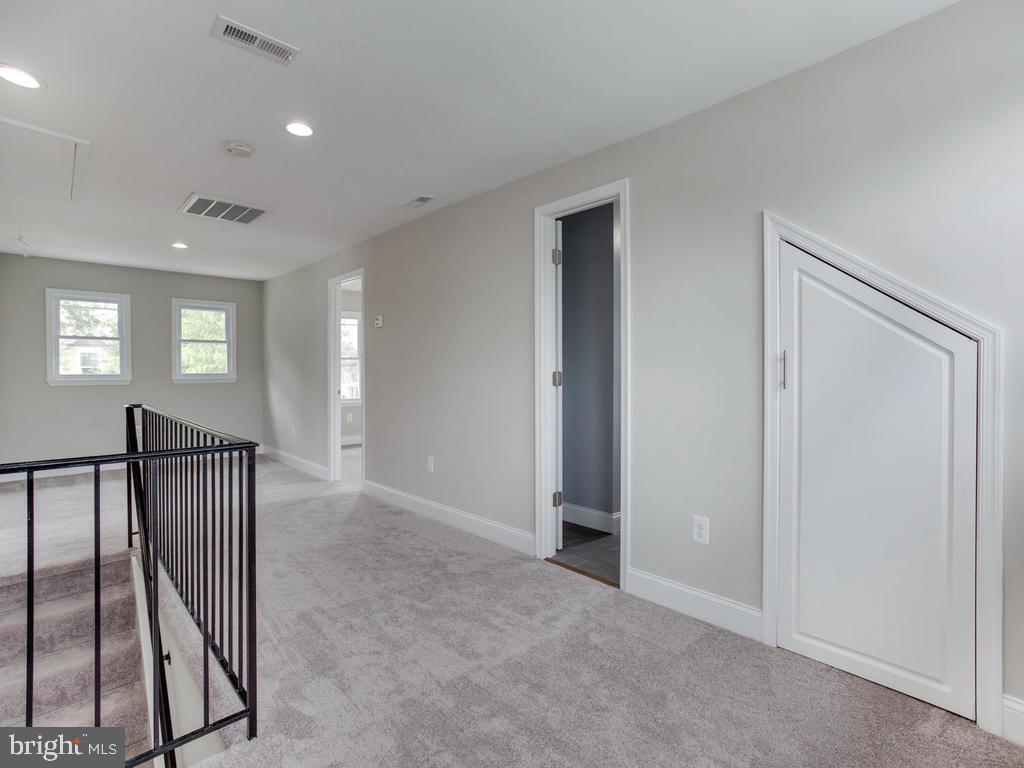 21 Homeland Road Pasadena, MD 21122 - Photo 37 of 41 Gallery Image 37