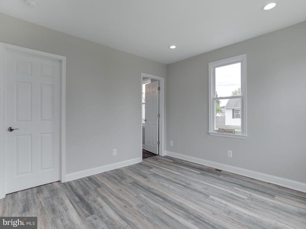 21 Homeland Road Pasadena, MD 21122 - Photo 9 of 41 Owners Suite