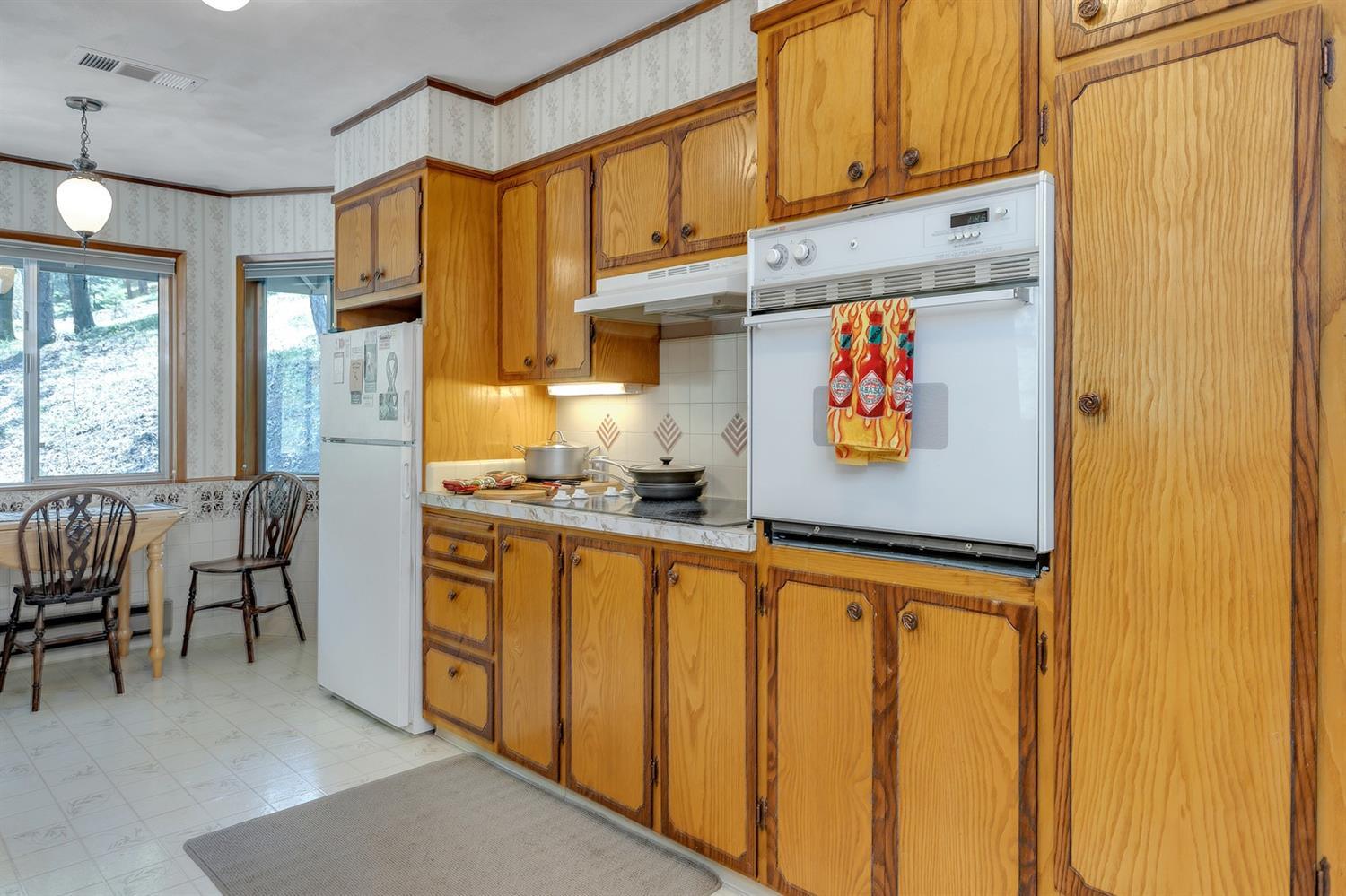 11851 Upper Applegate Road Jacksonville, OR 97530 - Photo 11 of 34 Additional Photo