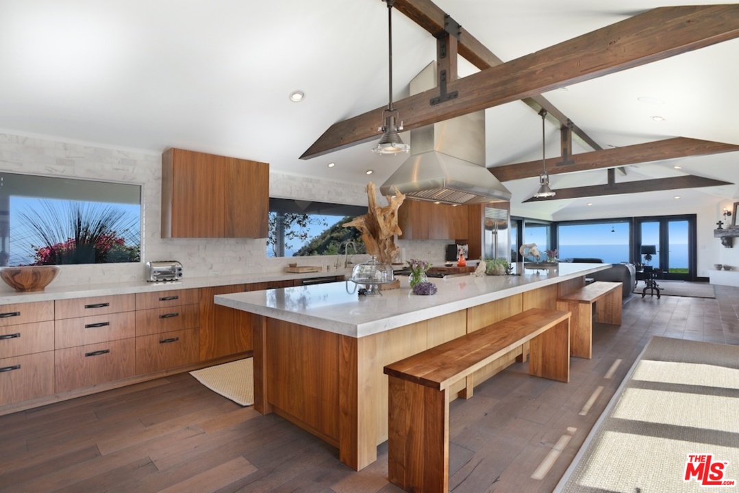 1409 Schueren Road Malibu, CA 90265 - Photo 2 of 19