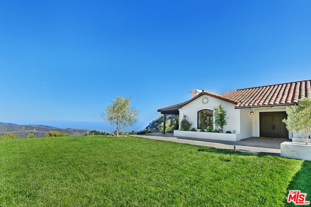 1409 Schueren Road Malibu, CA 90265 - Photo 13 of 19