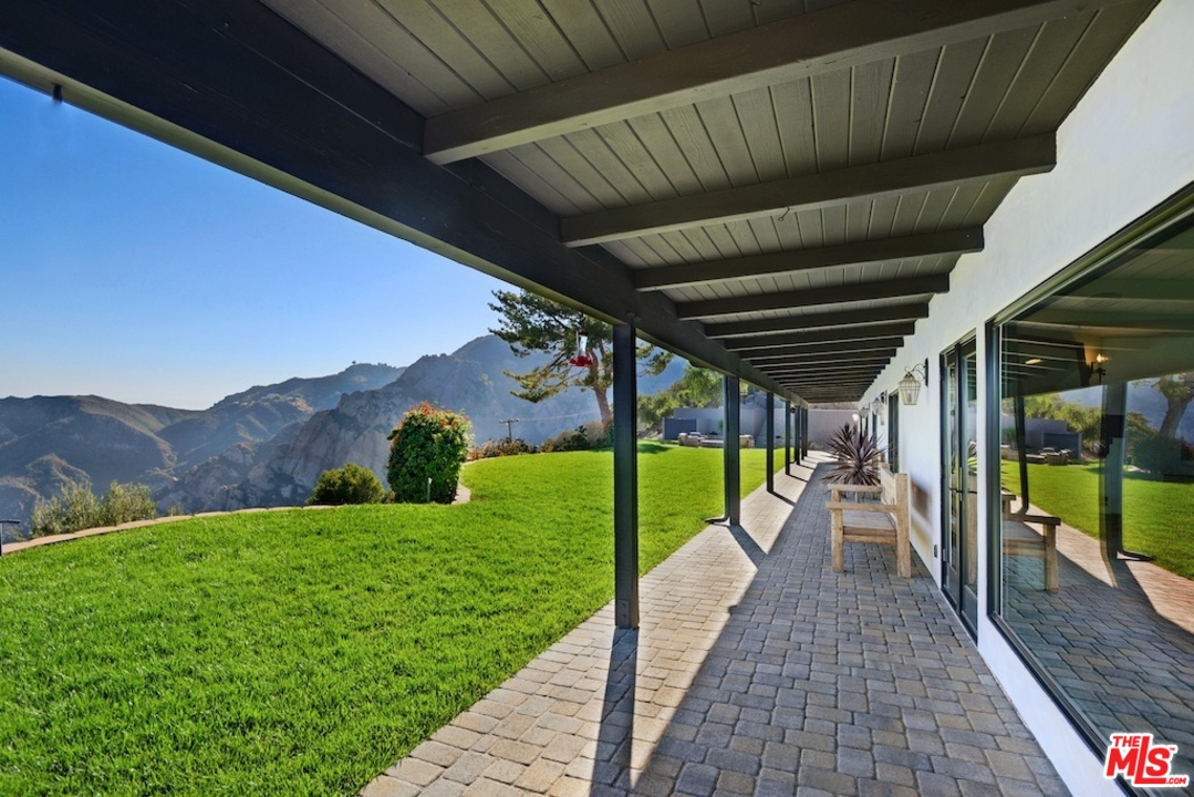 1409 Schueren Road Malibu, CA 90265 - Photo 14 of 19