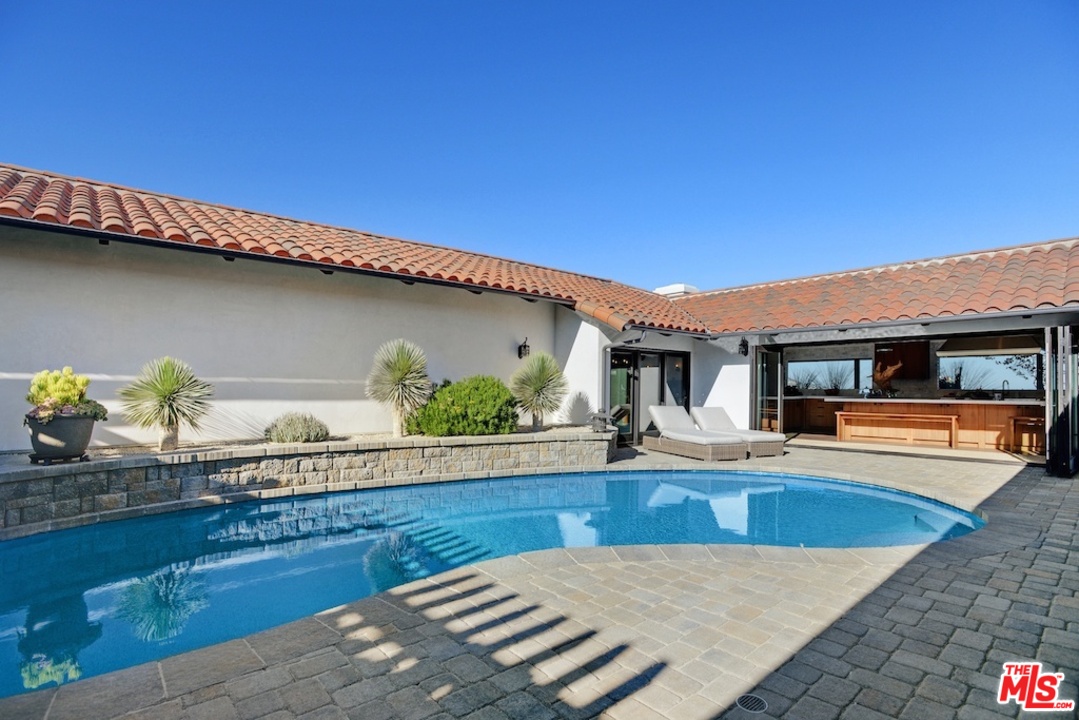 1409 Schueren Road Malibu, CA 90265 - Photo 15 of 19