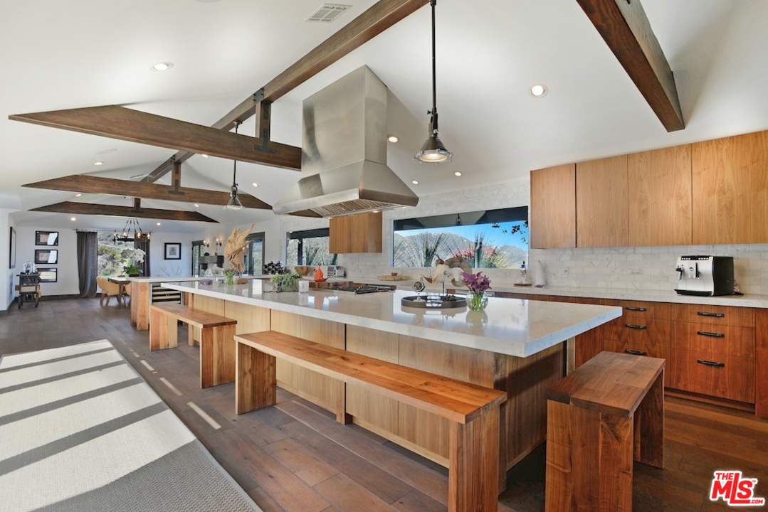 1409 Schueren Road Malibu, CA 90265 - Photo 3 of 19