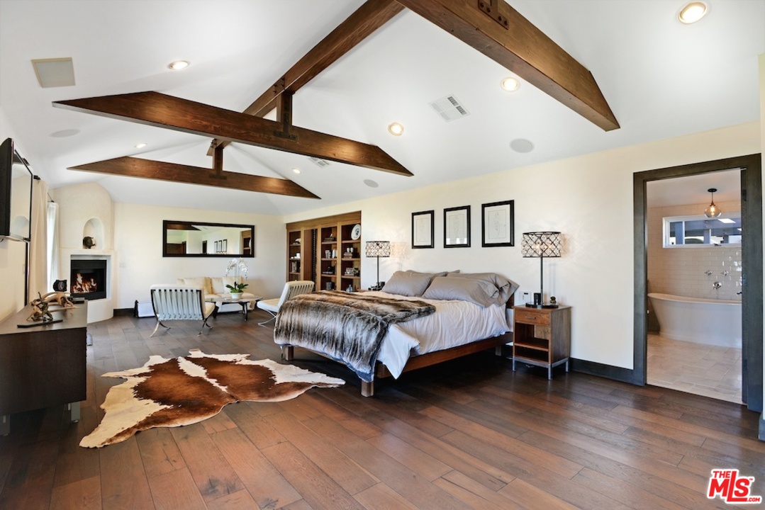 1409 Schueren Road Malibu, CA 90265 - Photo 8 of 19