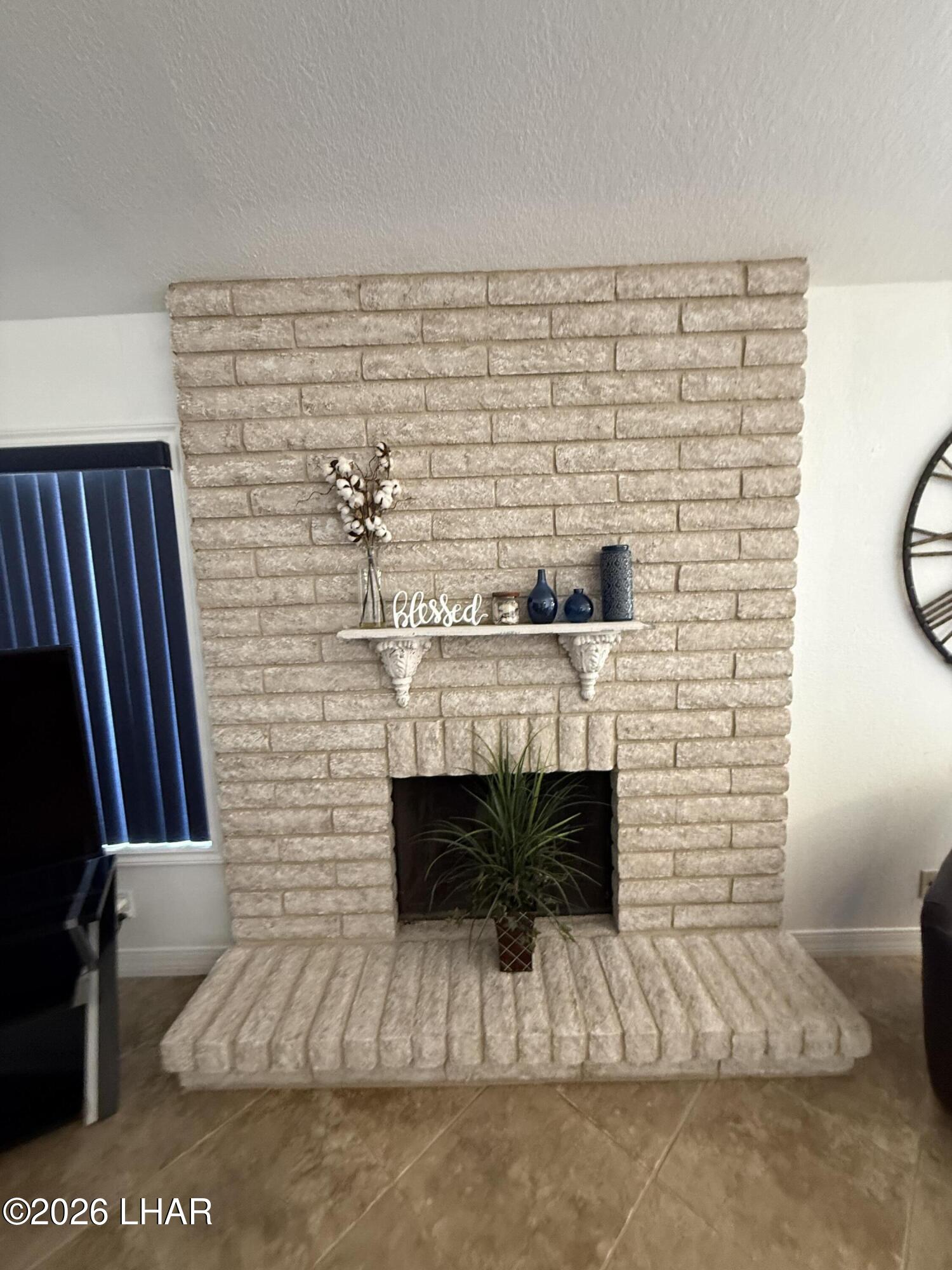 375 London Bridge Road, Unit 35 Lake Havasu City, AZ 86403 - Photo 21 of 43 FIREPLACE