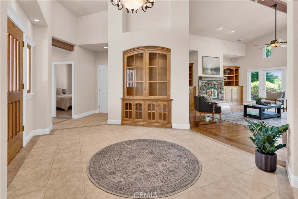 117 Frontier Way Templeton, CA 93465 - Photo 11 of 57 Formal entry