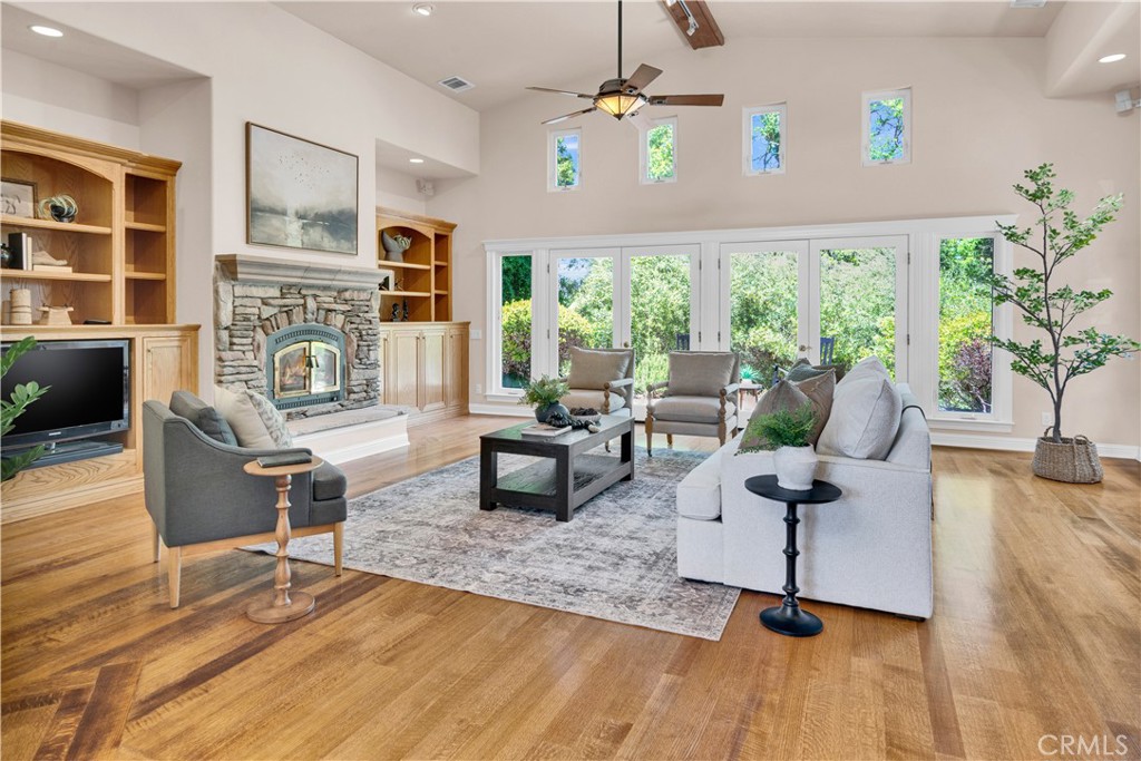 117 Frontier Way Templeton, CA 93465 - Photo 12 of 57 Living Room