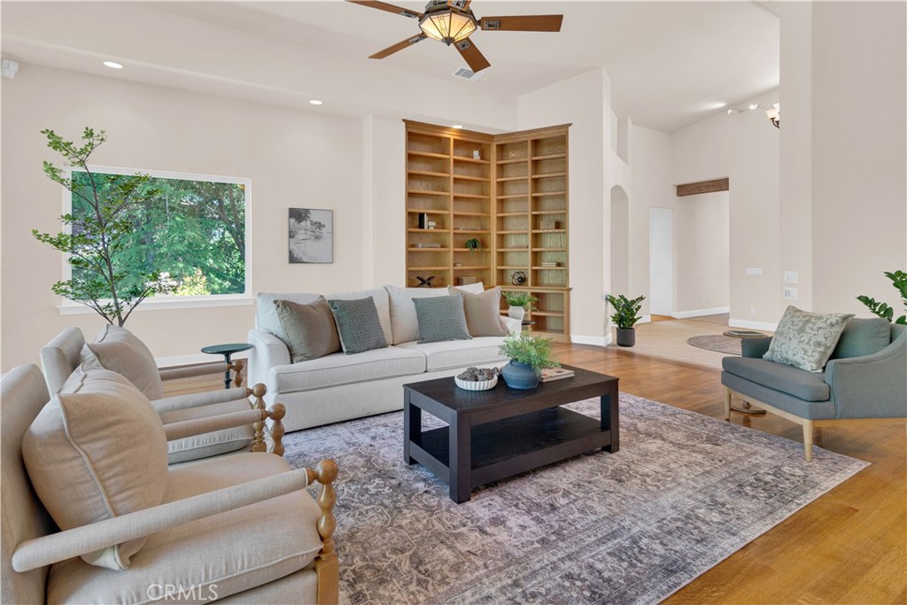 117 Frontier Way Templeton, CA 93465 - Photo 14 of 57 Living Room