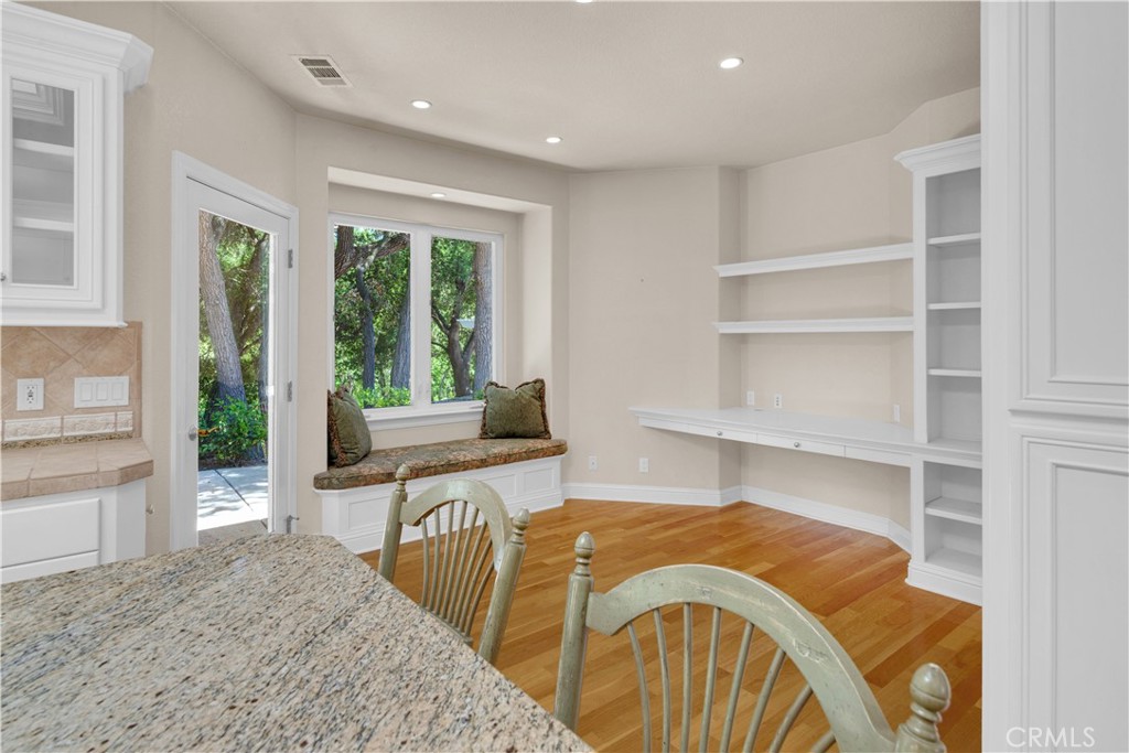 117 Frontier Way Templeton, CA 93465 - Photo 24 of 60 a bedroom with a bed and a window