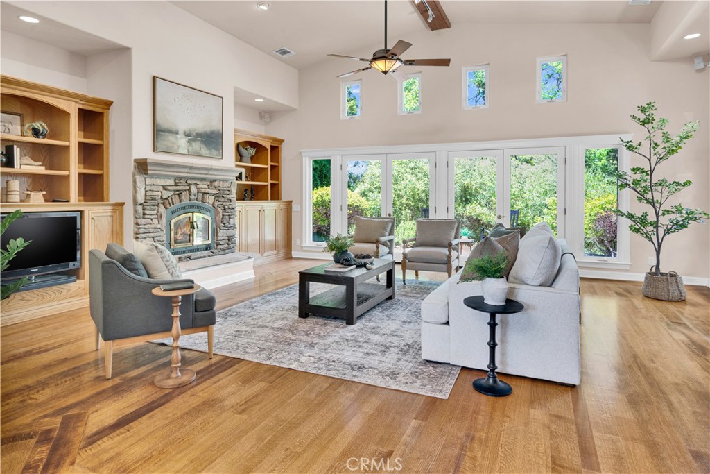117 Frontier Way Templeton, CA 93465 - Photo 3 of 57 Living Room