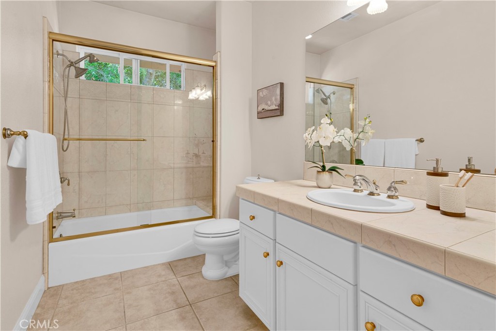 117 Frontier Way Templeton, CA 93465 - Photo 35 of 57 Guest bathroom