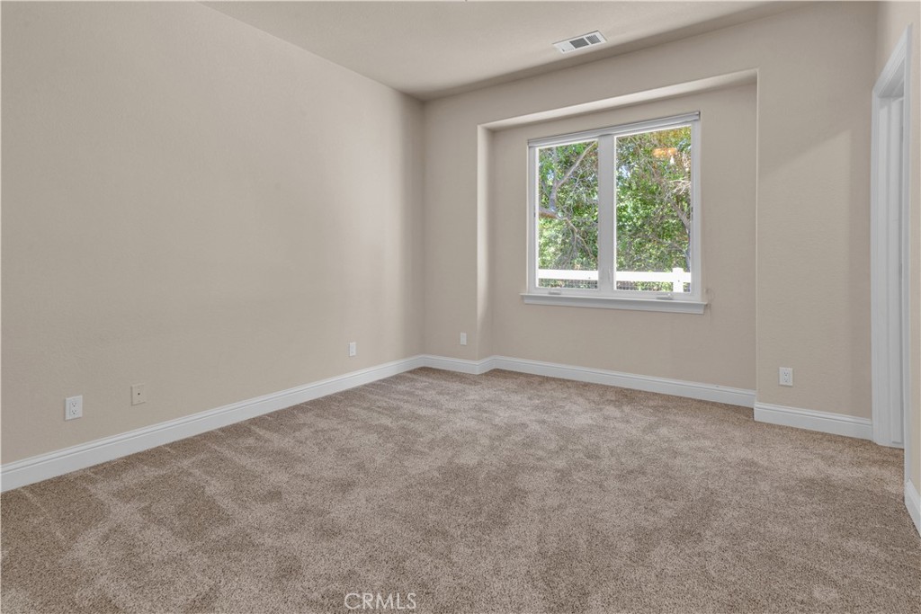 117 Frontier Way Templeton, CA 93465 - Photo 36 of 60 an empty room with a window