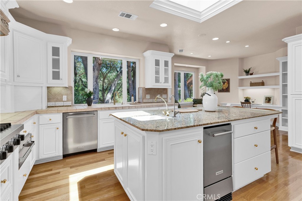 117 Frontier Way Templeton, CA 93465 - Photo 4 of 57 Kitchen