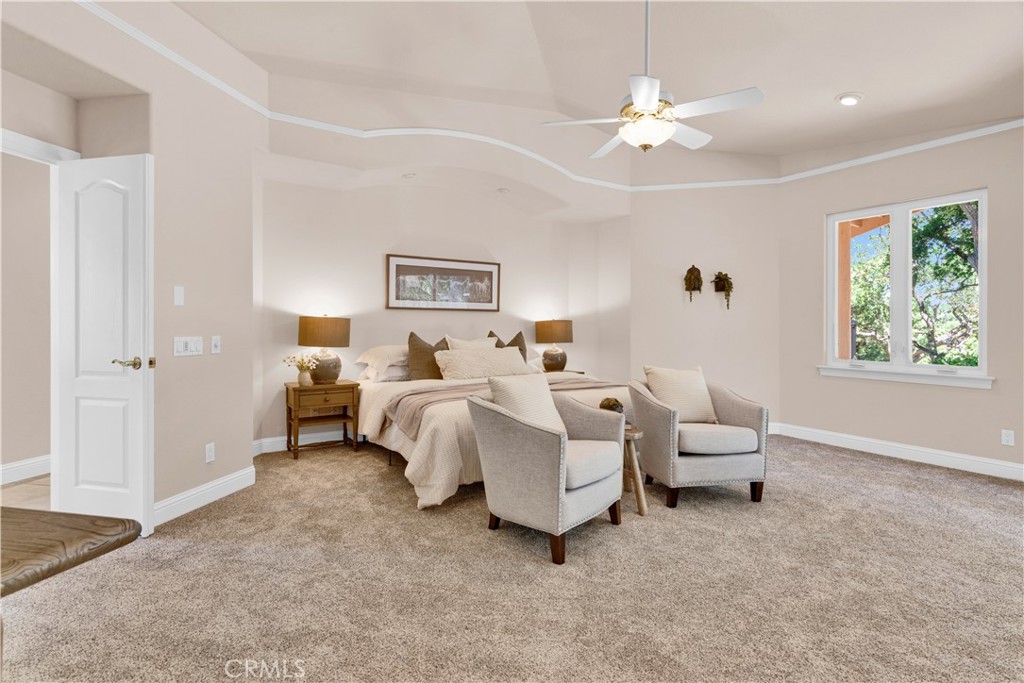 117 Frontier Way Templeton, CA 93465 - Photo 5 of 57 Master bedroom