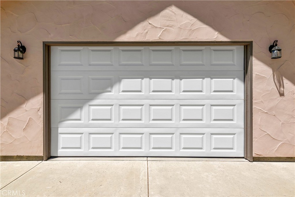 117 Frontier Way Templeton, CA 93465 - Photo 56 of 60 a black and white photo of a house