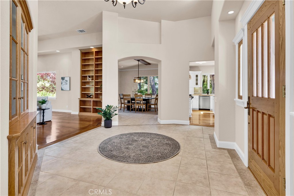 117 Frontier Way Templeton, CA 93465 - Photo 10 of 57 Formal entry